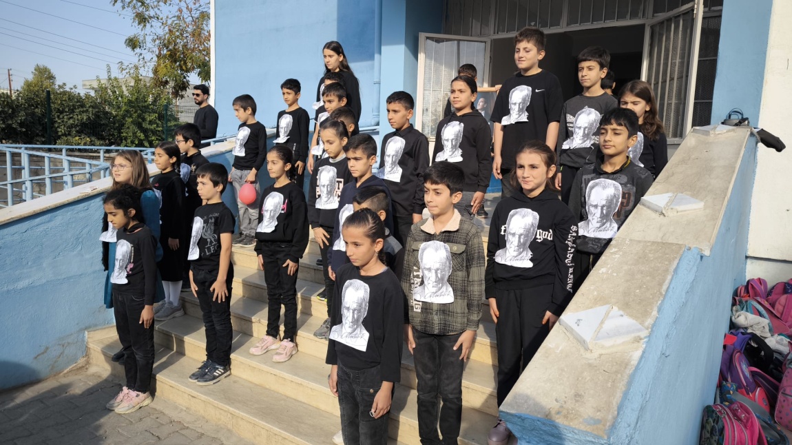 Okulumuzda 10 Kasım Atatürk' ü Anma Töreni düzenlendi